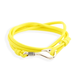 Leuchtend gelbes mehrlagiges Lederarmband mit silbernem nautischem Fischhakenverschluss