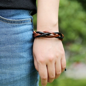 Bracelet en cuir tressé fait main tons marron et noir pour accessoire masculin