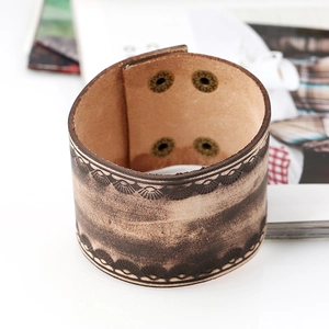 Breites Vintage Lederarmband in Hellbraun mit Fächermuster Prägung und Metalldruckknöpfen