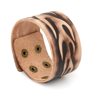 Vintage Distressed Wide Genuine Leather Bracelet For Men Flame Pattern Handmade Punk Adjustable Snap Button Cuff Jewelry
