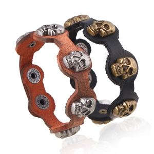 Vintage Punk Rindsleder Totenkopf Armband Für Herren Damen Legierung Skelett Nieten Handgefertigt Breites Armband Rock Schmuck