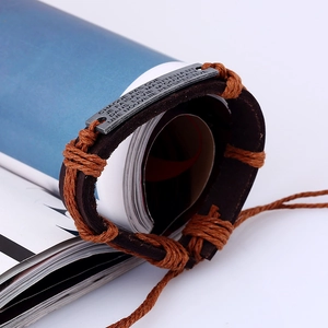 Retro braided leather bracelet with vintage metal plate and engraved French text