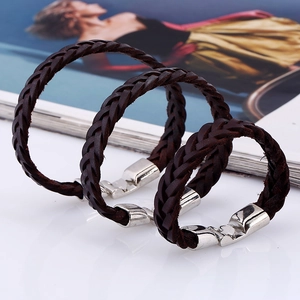 Set di tre bracciali da uomo in vera pelle intrecciata con chiusura magnetica argento