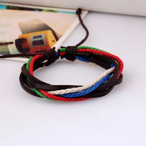 Verstellbares mehrlagiges buntes Lederarmband im gewebten böhmischen Ethno-Stil