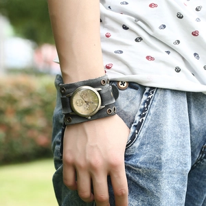 Retro punk wide leather watch for men with bronze case and decorative eyelets