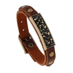 Bracciale in Pelle di Vacchetta da Uomo Vintage in Lega di Bronzo con Teschi e Borchie Punk Rock Regolabile Gioielli Artigianali SS029