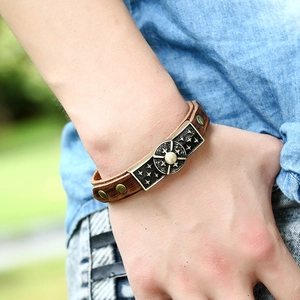 Retro brown leather bracelet with bronze star pattern and buckle for men and women