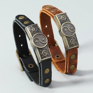 Lederarmband im neuen chinesischen Stil mit Tai-Chi-Anhänger in Schwarz und Braun