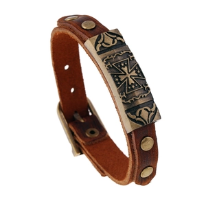 Vintage Handmade Cowhide Leather Bracelet For Men Punk Rock Cross Alloy Pendant Adjustable Rivet Cuff Bracelet Jewelry