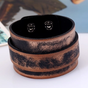 Bracelet large en cuir style punk vintage avec boutons-pression réglables en métal