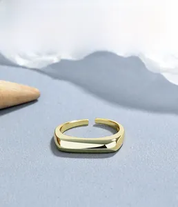 Detailed view of adjustable gold-plated S925 sterling silver ring with geometric facets