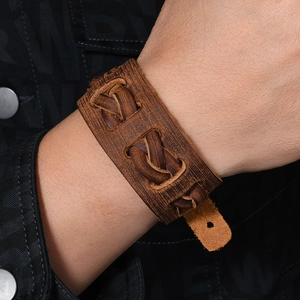 Vintage Herren-Lederarmband aus braunem Rindsleder mit Punk-Rock Flecht-Details
