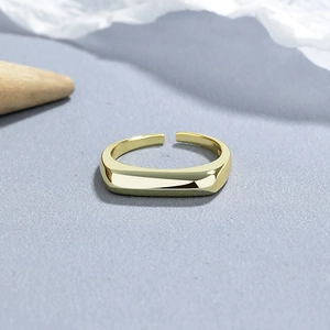 Minimalist 925 sterling silver adjustable open ring with a polished golden geometric plate