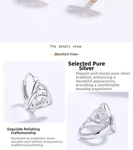 Détail rapproché de créoles géométriques en argent sterling 925 avec finition polie