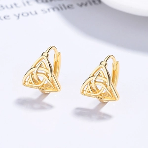 Boucles d'oreilles créoles en argent 925 dorées avec motif nœud celtique géométrique