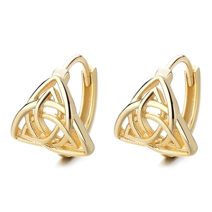Boucles d'oreilles créoles Triquetra en argent 925 doré avec nœud celtique chic