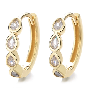Orecchini a cerchio placcati oro 18K con quattro zirconi a goccia incastonati in verticale