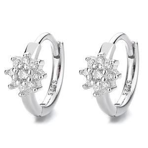 Élégantes créoles flocon de neige en argent sterling 925 avec zircons scintillants