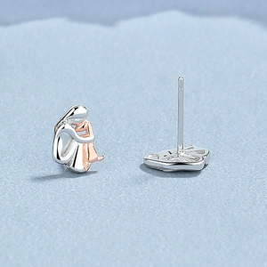 Orecchini a perno artistici in argento 925 bicolore con figure astratte da donna