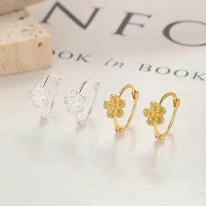 Élégantes Boucles d'Oreilles Créoles en Argent Sterling 925 Fleur de Pêcher pour Femmes Bijoux en Strass Floraux Doux Or Argent Cadeau