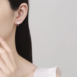 Boucles d'oreilles créoles fleurs de pêcher en argent 925 avec cristaux de zircone brillants