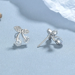 Boucles d'oreilles cerises en argent 925 avec zircons blancs brillants pour femmes