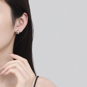Boucles d'oreilles boules minimalistes en argent sterling 925 poli avec finition miroir