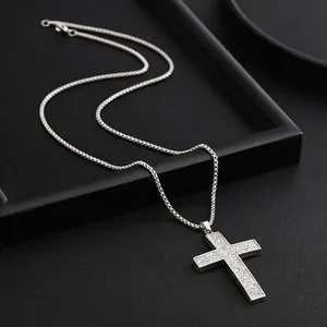 Collier Pendentif Croix en Acier Titane Hip Hop pour Hommes Femmes Croix en Alliage avec Strass Chaîne en Acier Inoxydable Bijoux