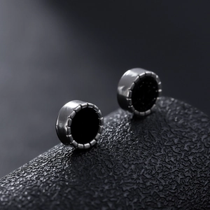 Unisex magnetic steel stud earrings with black inlay and gear edge texture