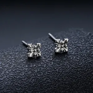 Boucles d'Oreilles Clous Fleur de Croix Rétro Gothique pour Hommes Femmes Argenté Acier Inoxydable Bijoux de Mode