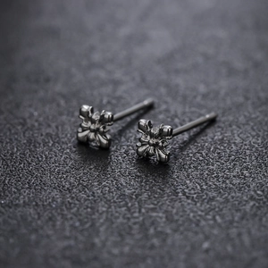 Boucles d'oreilles fleur de croix gothique vintage en argent oxydé pour hommes et femmes