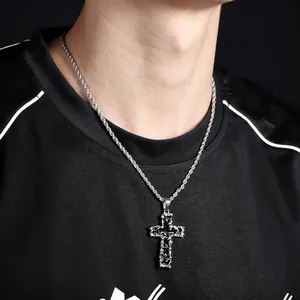 Collier Pendentif Croix Liquide Fondue en Acier Inoxydable Gothique pour Hommes Femmes Hip Hop Streetwear Bijoux Chaîne Corde