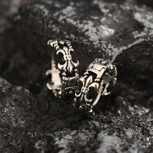 Boucles d'oreilles créoles gothiques en argent sur pierre noire, style punk rétro