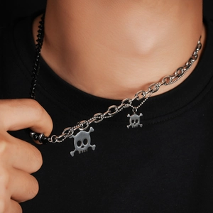 Punk rock skull titanium steel necklace with asymmetric chain design for men and women