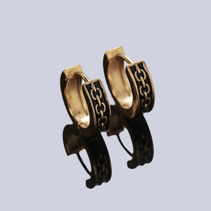 U-shaped chain link earrings in gold and black enamel with vintage industrial style