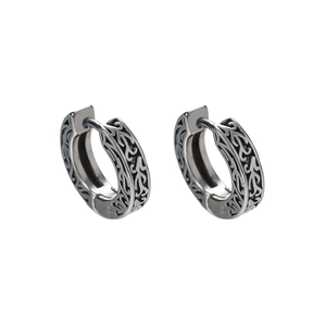 Boucles d'oreilles créoles vintage en argent oxydé avec motifs celtiques et relief