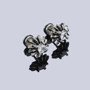 Orecchini a perno gotici in acciaio inossidabile vintage con zircone e riflesso specchio