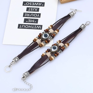 Set di bracciali multistrato in pelle intrecciata retrò con perline e occhio greco