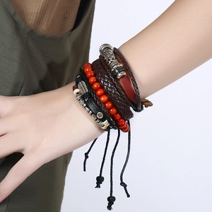 Bracelet multicouche en cuir pour homme avec cordons tressés et pendentif plume vintage