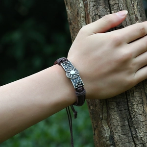 Vintage braided leather bracelet for men with silver alloy star plate on bark
