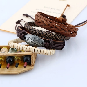 Vintage 4-piece set of woven leather bracelets with gecko charm and wooden beads