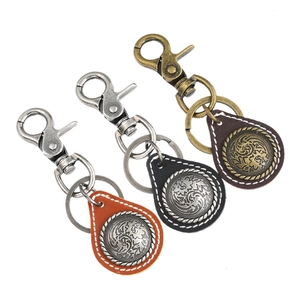 Vintage Leather Keychain For Men Women Cowhide Metal Floral Carving Key Ring Punk Style Bag Pendant Accessory Decoration