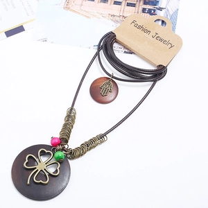 Retro long bronze leaf necklace with wooden pendants and clover for women sweater chain