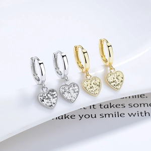 Boucles d'oreilles cœur minimalistes en argent sterling S925, finitions or et argent