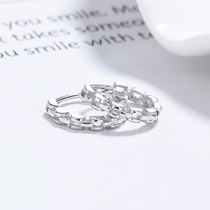Minimalist S925 sterling silver hoop earrings with a trendy geometric chain link design