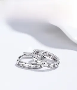 Detailed view of S925 sterling silver chain link earrings with multi-layer plating finish