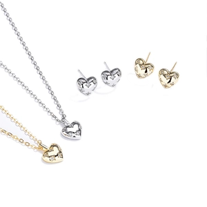 Elegantes S925 Silber Herz Halsketten und Ohrring Set mit funkelnden Sternen-Zirkoniasteinen