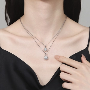 Collier Shamballa en argent 925 avec pendentifs boules sertis de cristaux étincelants