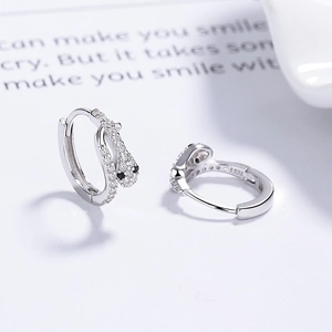 Élégantes boucles d'oreilles serpent en argent 925 avec zircons blancs et yeux noirs