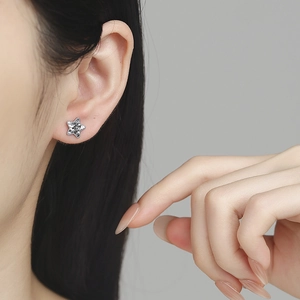 Elegant 925 sterling silver star stud earrings with crushed ice texture for women